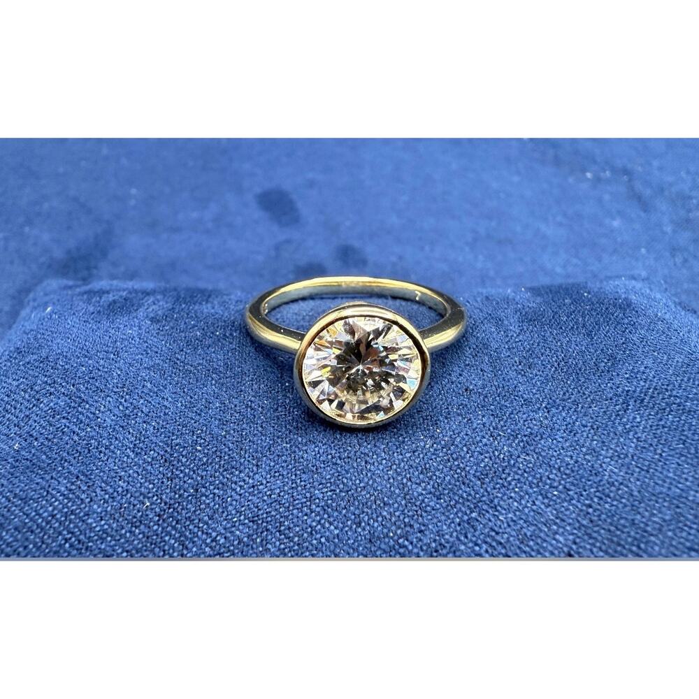 3CT Gold Bezel Moissanite Ring size 7